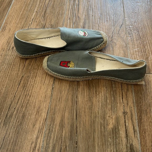Sonali size 39 flats - Picture 2 of 3